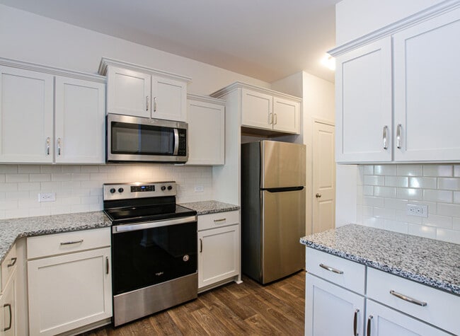 Building Photo - 3BD/2.5 Bath Townhome in Midland Wyntree C...