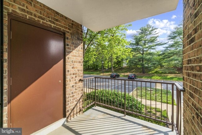 Building Photo - 9 Silverwood Cir