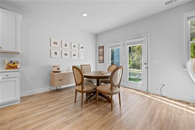 Building Photo - 3596 Creek Hollow