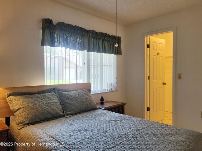 Building Photo - 7559 Heather Walk Dr