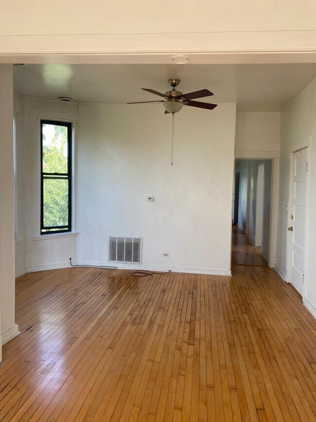 Building Photo - 2457 N Drake Ave