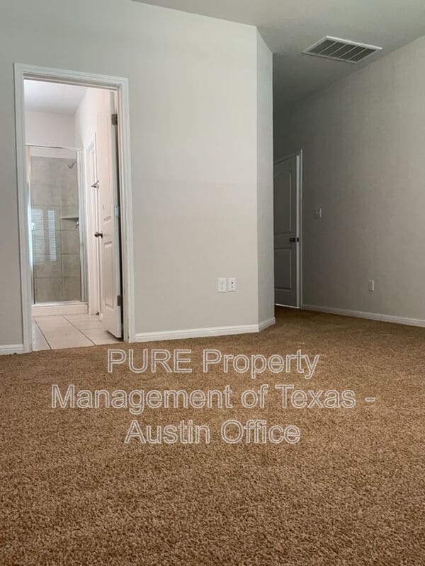 Building Photo - 112 Eagle Lake Dr