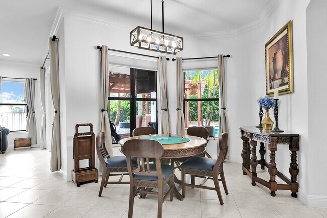 Building Photo - 10703 Versailles Blvd