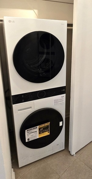 Building Photo - 300 N State St