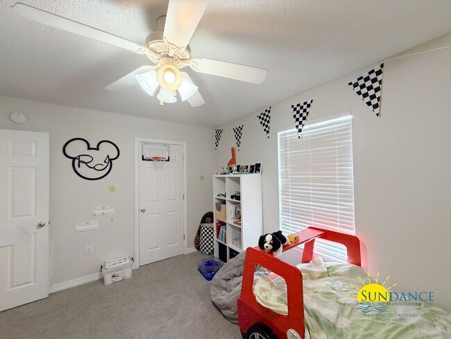 Building Photo - Desirable location & well-maintained 4BR home in Navarre!
