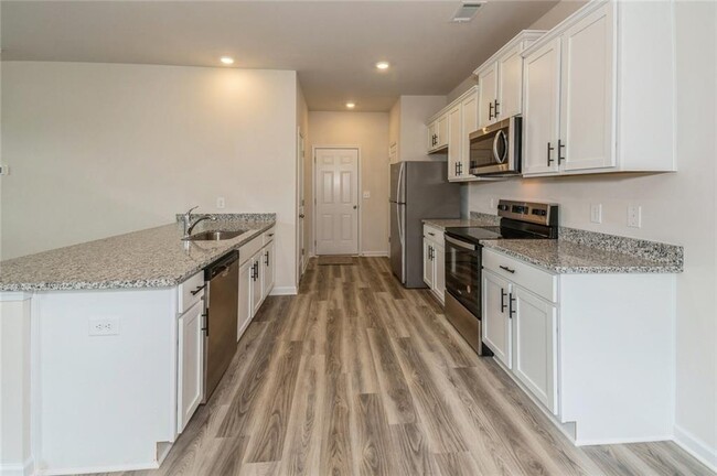 Building Photo - 605 Mackenzie Cv