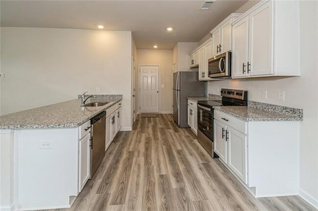 Building Photo - 613 Mackenzie Cv
