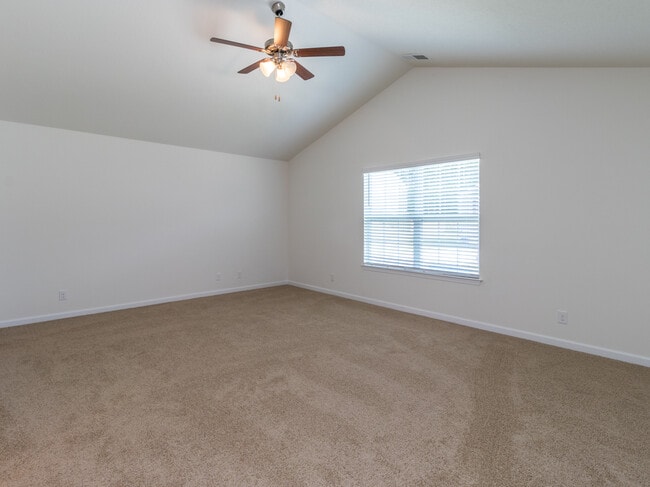 Building Photo - 4831 Birchcrest Ln