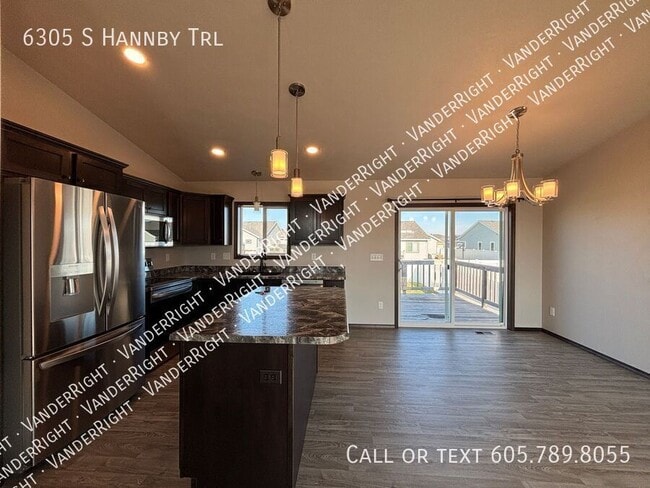 Building Photo - 6305 S Hannby Trl