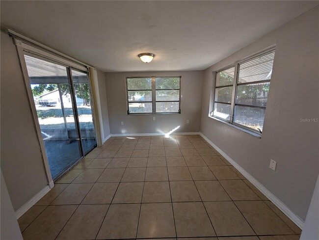 Building Photo - 5015 Overton Dr