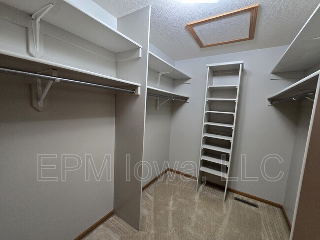 Building Photo - 4710 Donald Dr