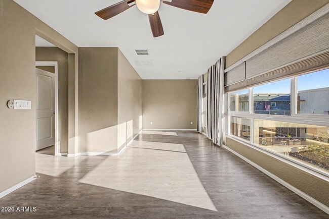 Building Photo - 1250 Abbey Ln