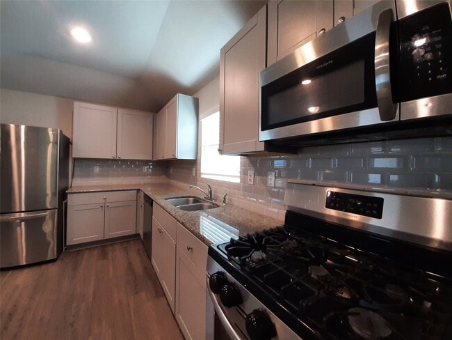 Building Photo - 221 Stalwart Hl Trl