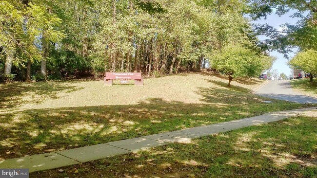 Building Photo - 5705 Chapman Mill Dr