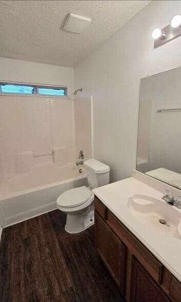 Building Photo - 2817 Island Wren Dr