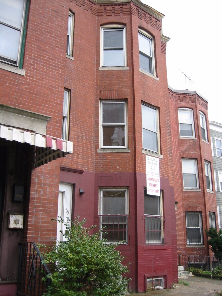 Building Photo - 117 Gladstone St