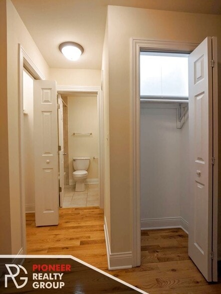 Building Photo - 555 W Arlington Pl