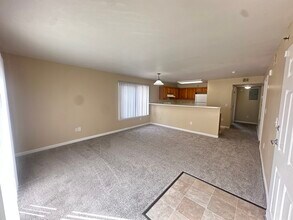 Building Photo - 9459 Longs Peak Dr