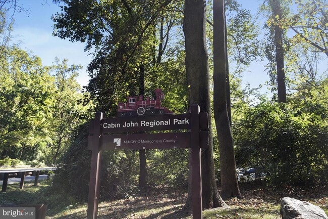 Building Photo - 7561 Heatherton Ln