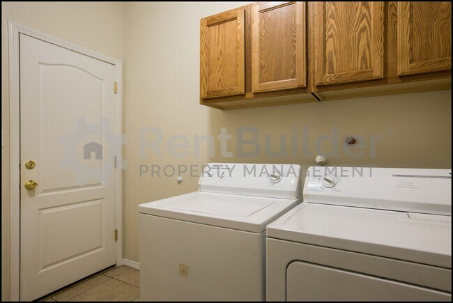 Building Photo - CALL US TODAY AT (505) 808-6467 TO SCHEDUL...