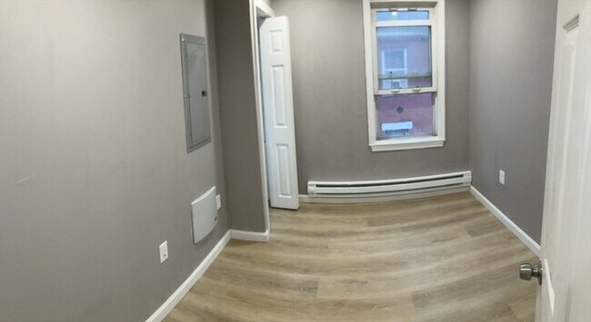 Building Photo - 7 Johnny Ct