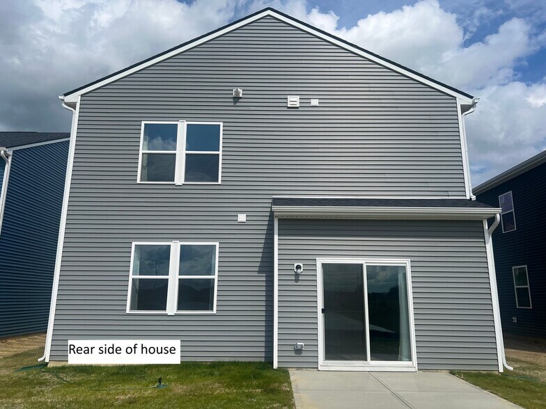 Building Photo - 3820 Sterling Dr