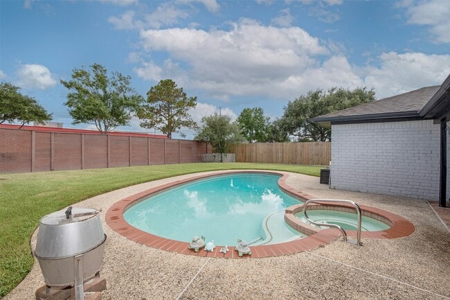 Building Photo - 10514 Sagemeadow Ct