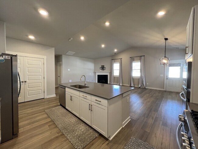 Building Photo - 1001 Pebble Run Rd