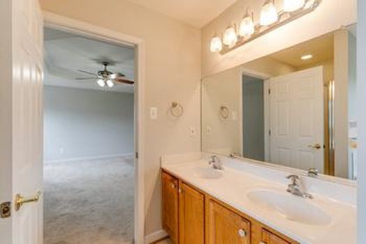 Building Photo - 4517 Meredith Creek Dr