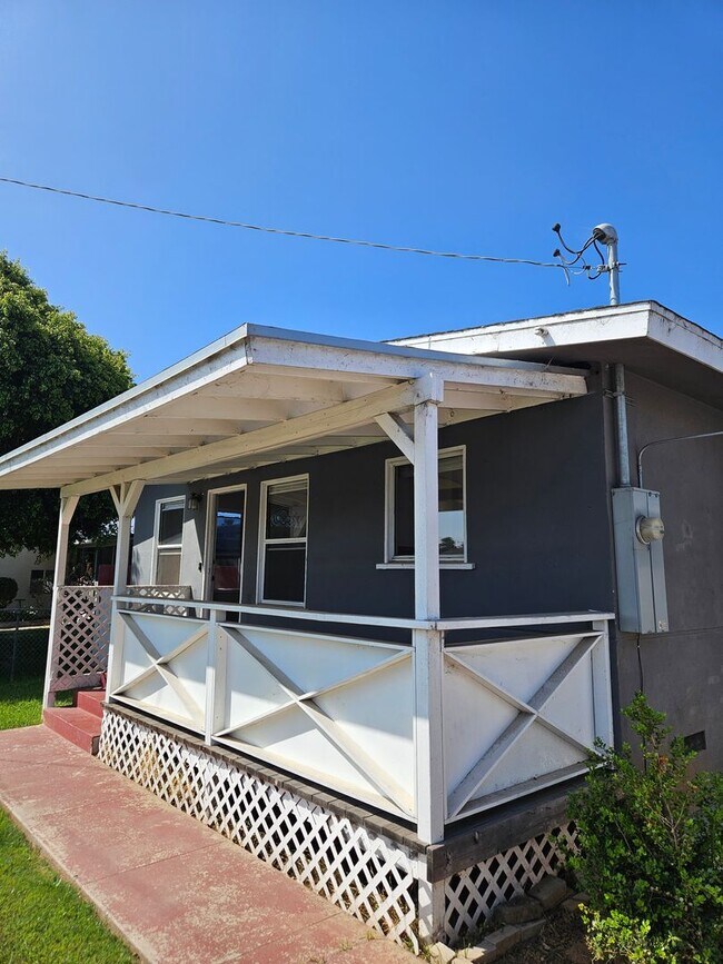 Building Photo - 914 16th St