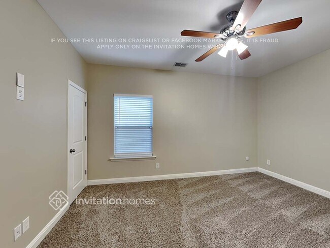 Building Photo - 6473 Hove Rd