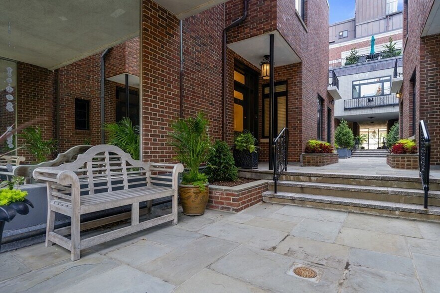 Building Photo - 269 Beacon St