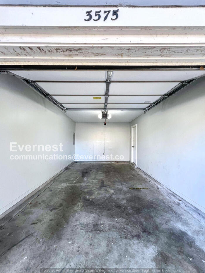 Building Photo - 3575 Shadow Oaks Pkwy