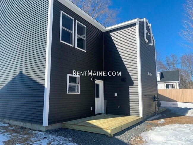 Building Photo - 14 Wildwood Dr