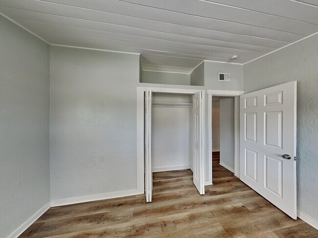 Building Photo - 3Bed/2Bath Home in Sarasota