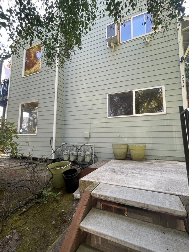 Building Photo - 9741 Woodlawn Ave N