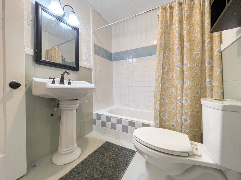 Building Photo - 3717 N 23rd St