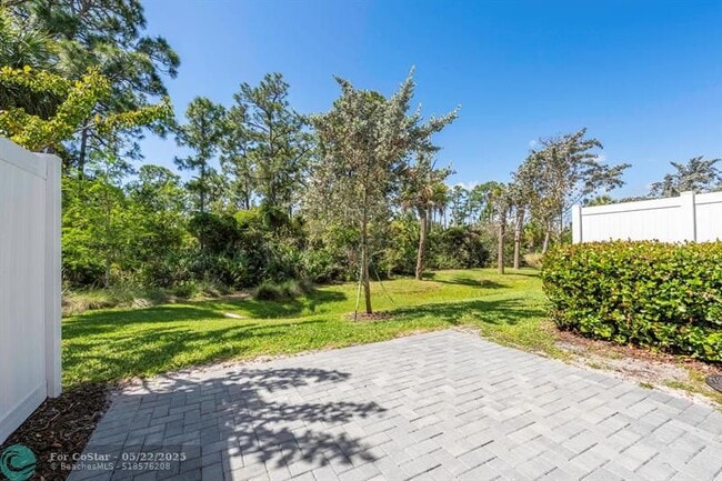 Building Photo - 210 Preserve Trl S