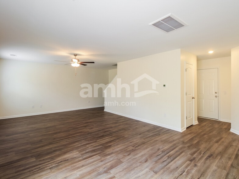 Building Photo - 1393 John Swann St