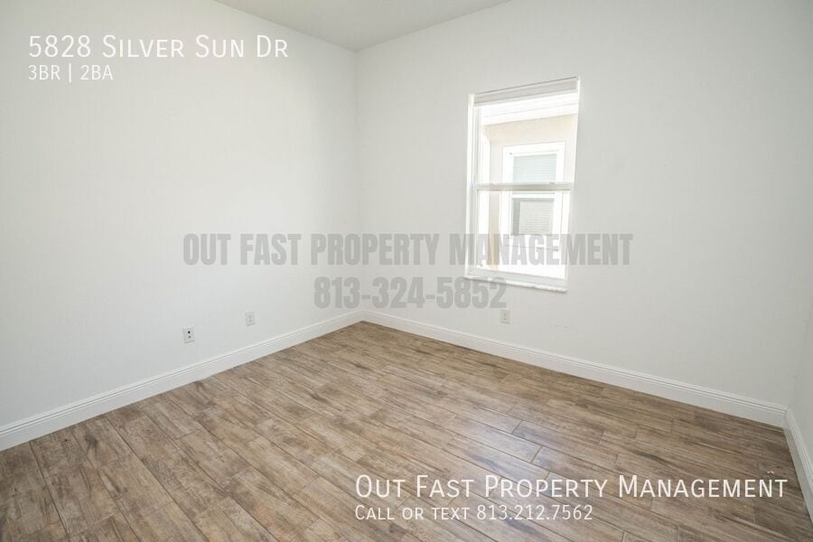 Building Photo - 5828 Silver Sun Dr