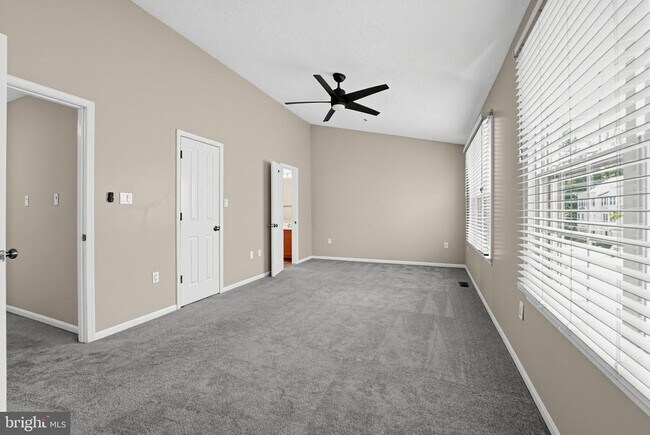 Building Photo - 2504 Smoketree Ln