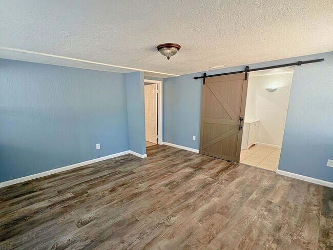 Building Photo - Newly Renovated 3 Bed, 2 Bath Home w/ Huge Fenced Yard