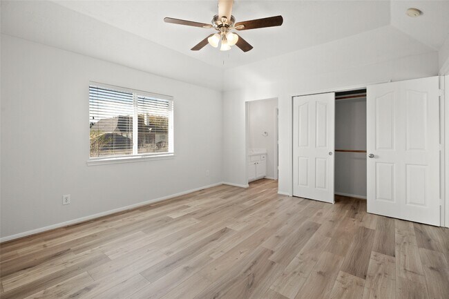 Building Photo - 308 Meadow Trail Ct