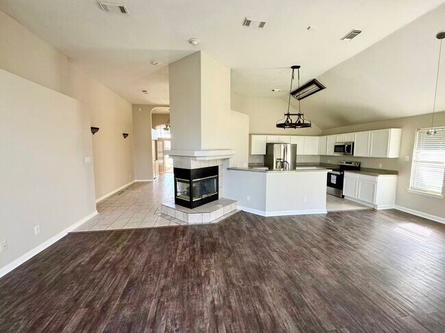 Building Photo - 21114 Sun Haven Dr