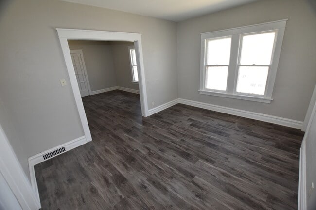 Building Photo - 545 Hammond Ave