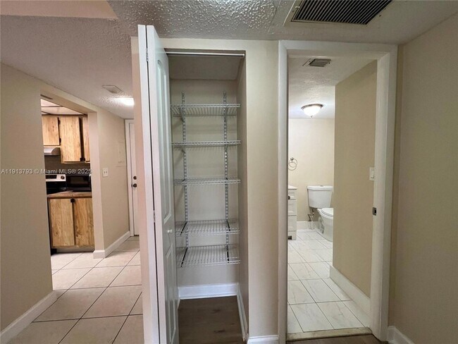 Building Photo - 9301 SW 92nd Ave