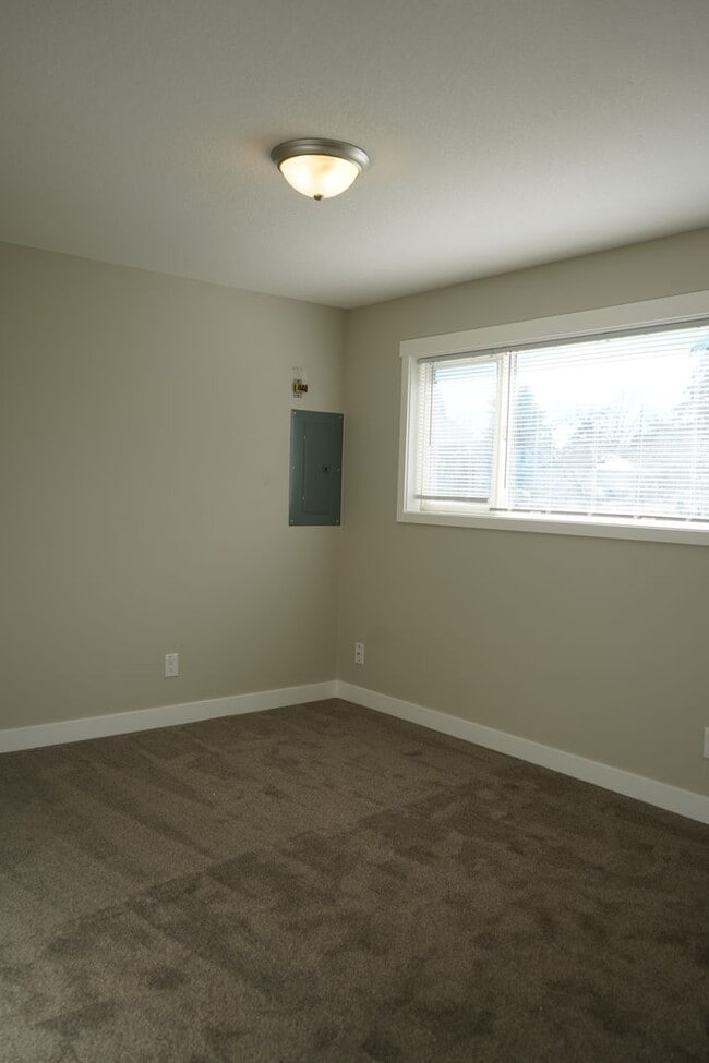 Building Photo - 1410 E 30th St