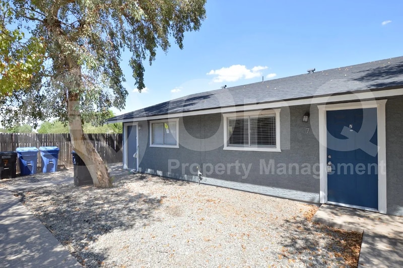 Building Photo - 3004 E Waltann Ln