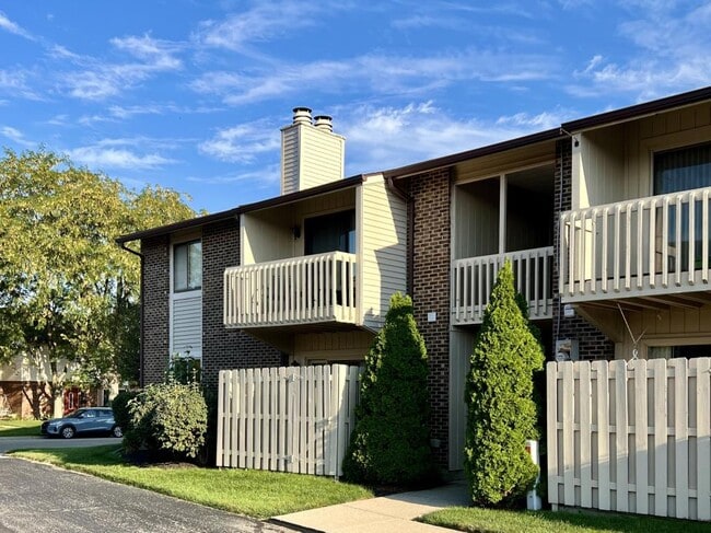 Building Photo - 79 W Van Lake Dr