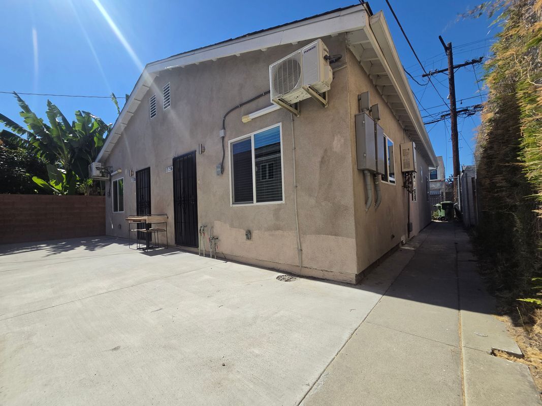 Building Photo - 1715 W 64th St
